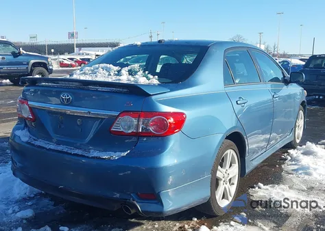 2013 Toyota Corolla S z USA, uszkodzony, nr VIN 5YFBU4EE3DP098574